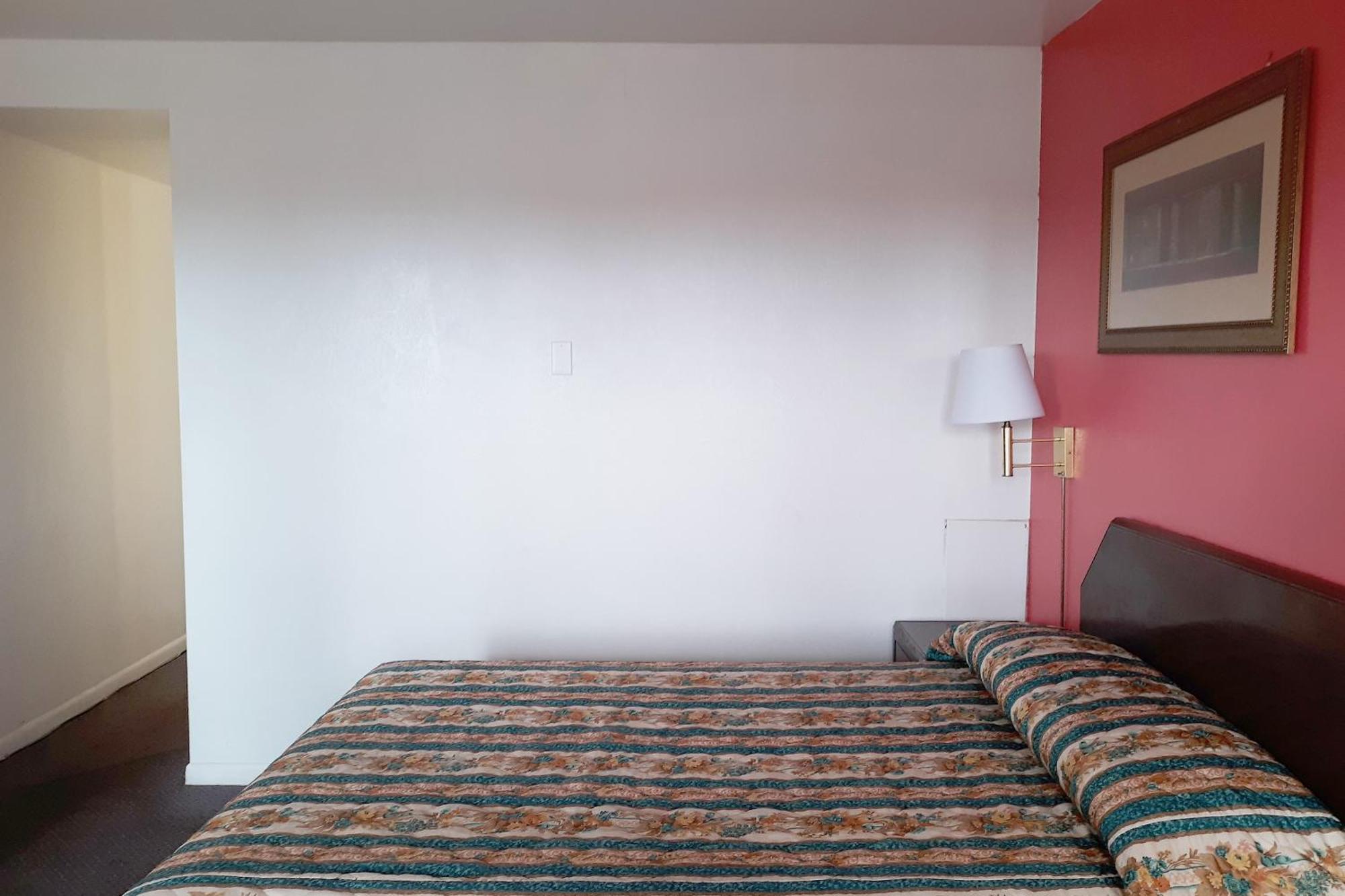Oyo Hotel Kings At Кловис Экстерьер фото
